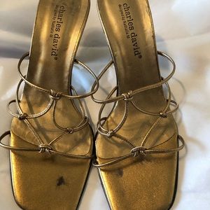 Gold strapless sandal